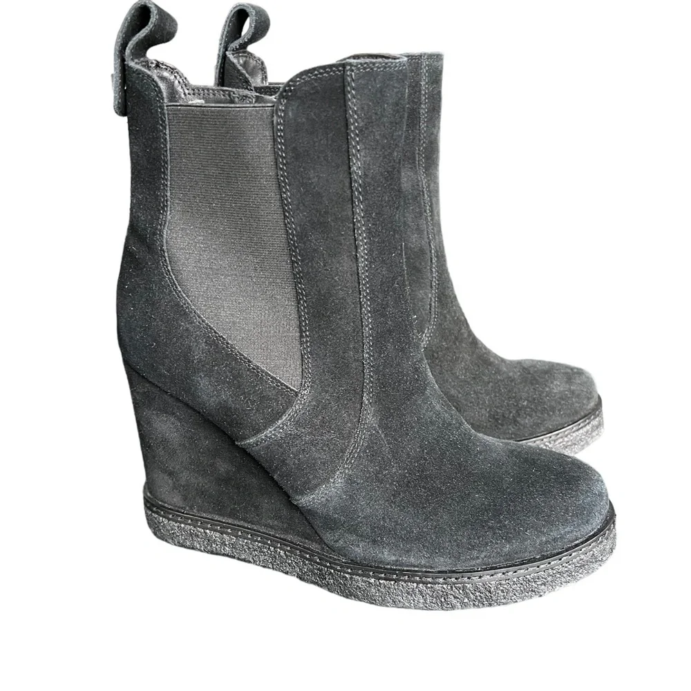 VANELI JABEL Women’s Black Suede Water Resistant Wedge Ankle Boot Size 8N